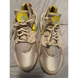 Nike Air Huarache “Sunset Glow”